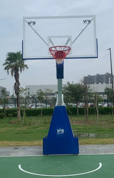 BASKETBALL POLE MOVABLE AND HEIGHT ADJUSTIBLE