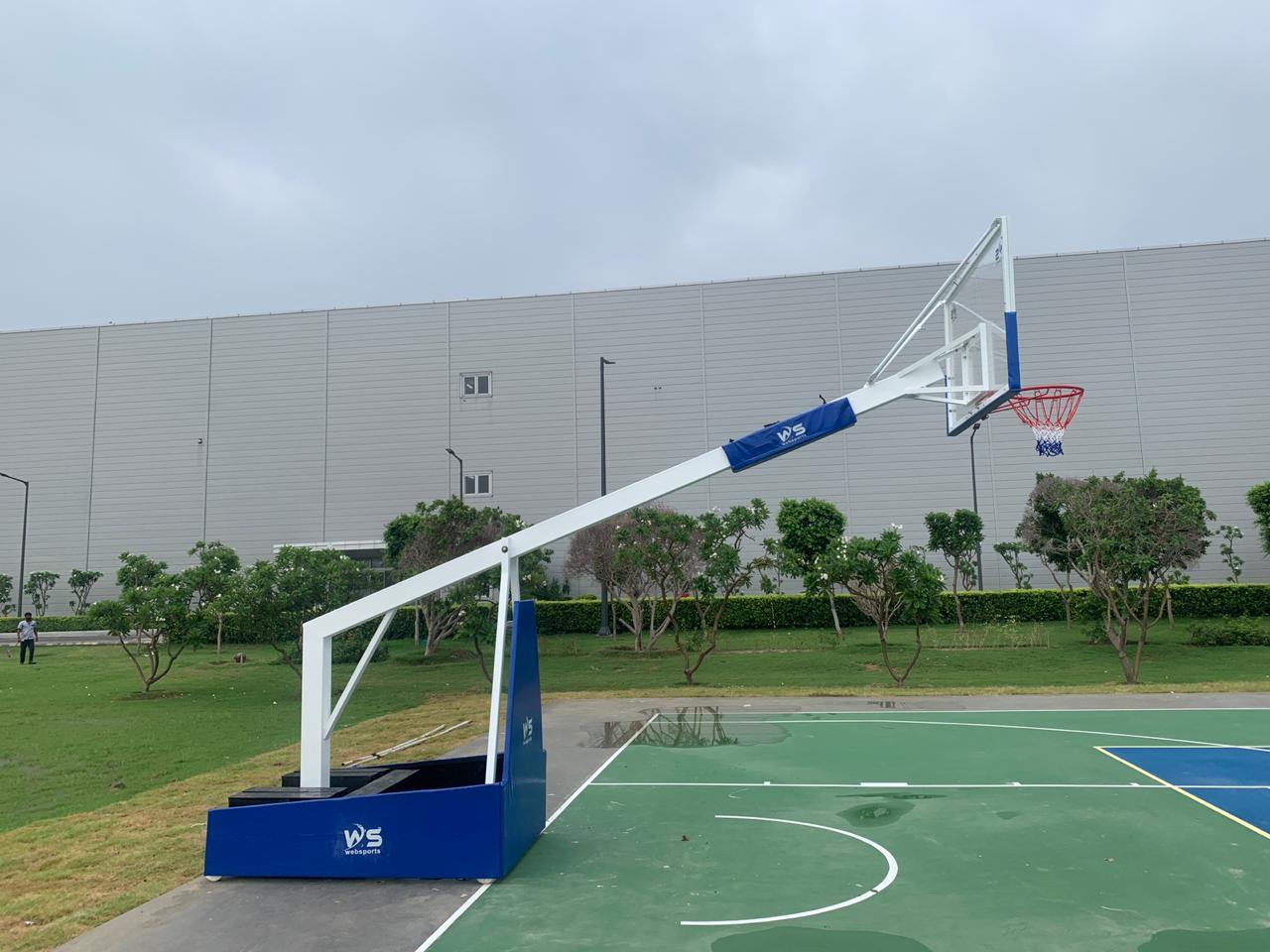 BASKETBALL POLE MOVABLE AND HEIGHT ADJUSTIBLE