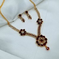 Artificial Diamond Necklace Gender: Women