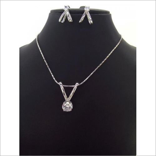 Engagement Ladies Modern Pendant Set