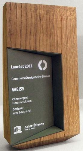Scratch Resistant Finely Finished Wood Trophies For Award Ceremony