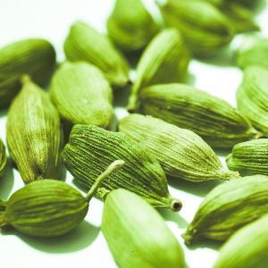 Green Cardamom 8mm Bold For Sale