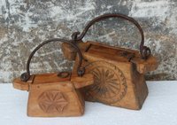 Wooden oil pot