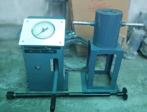 Pullout Test Apparatus