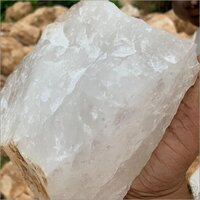 High Glassy Quartz Lumps - Application: Glass Making