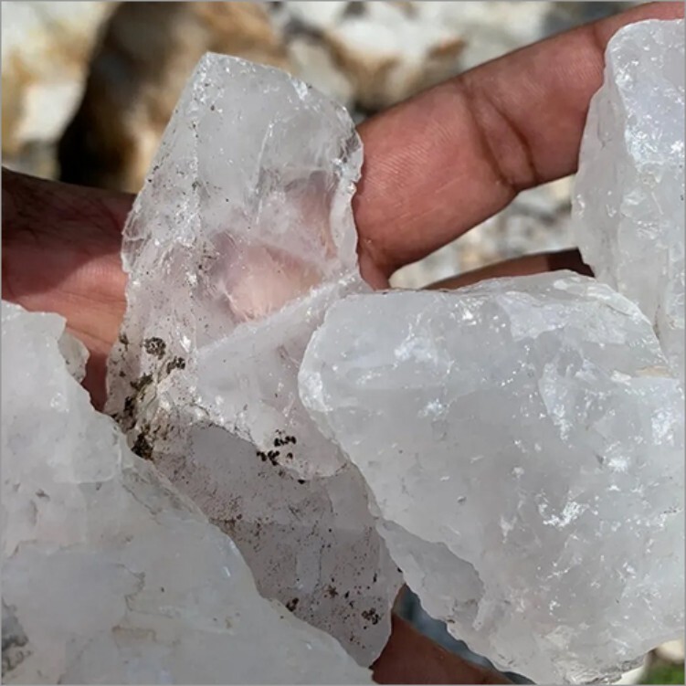 White Natural Glassy Quartz Lumps - Application: Industrial Applications Including Glassmaking