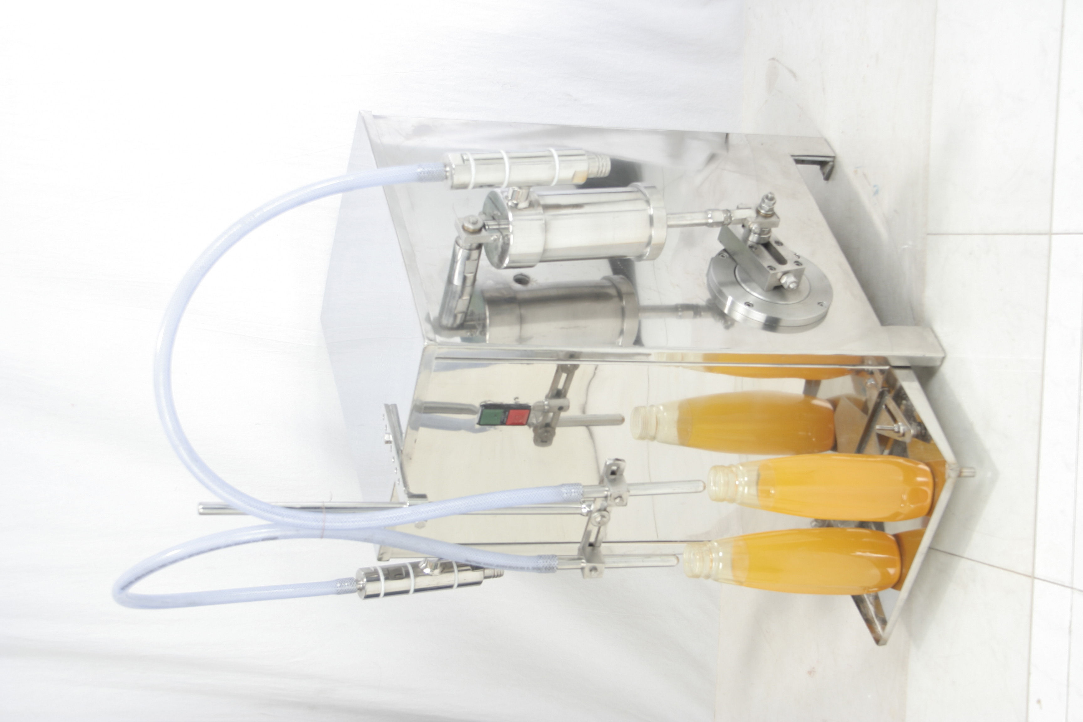 Semi Automatic Liquid Filling Machine