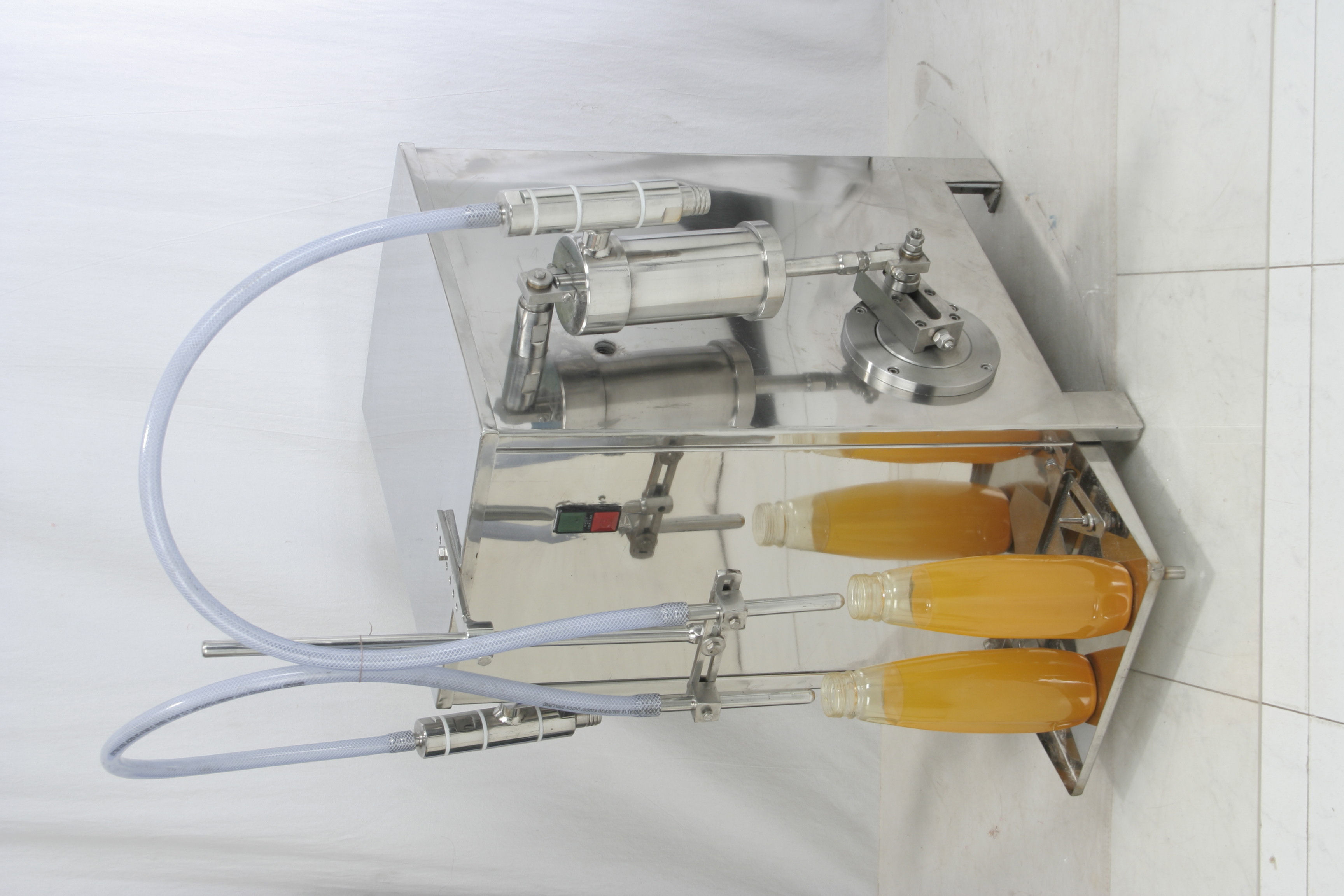 Semi Automatic Liquid Filling Machine