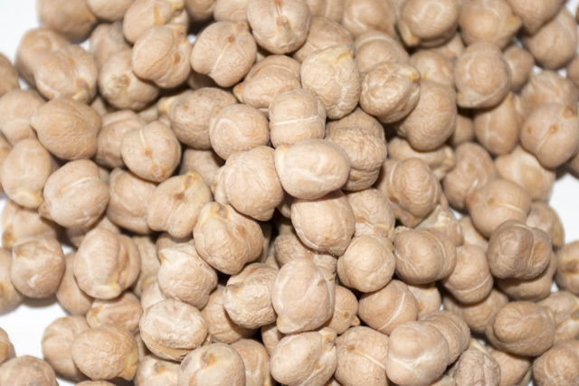 Organic chickpeas for wholesale