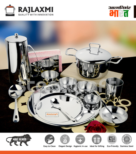 Gold Star Dinner Set