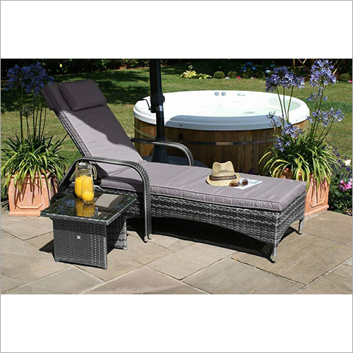 Outdoor Garden Lounge Bed Set