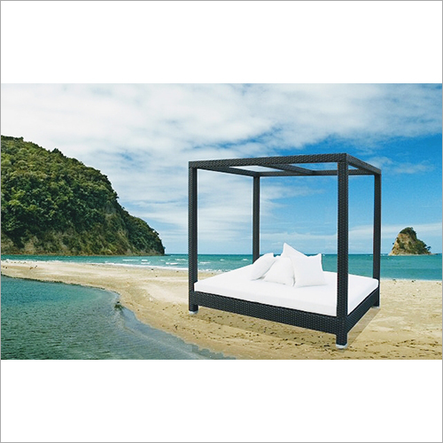 Poolside Wicker Bed