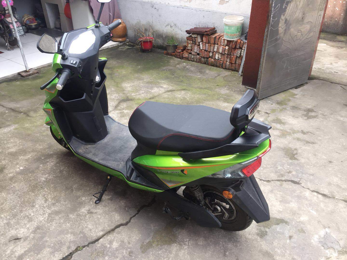 Electric Motor Scooter