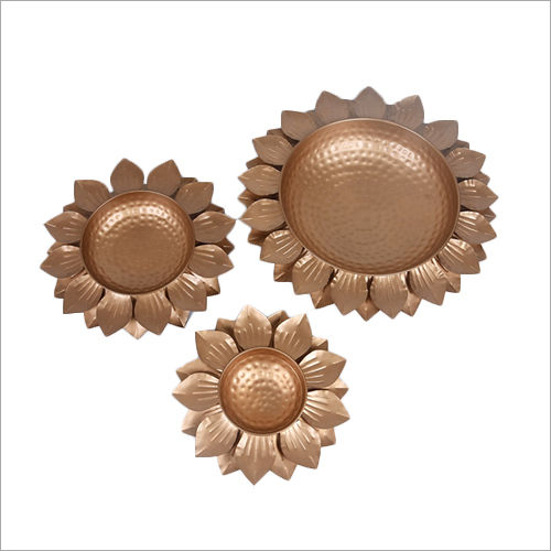 Set Of 3 Plain Leafs Urli