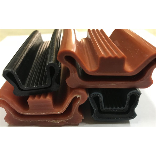 Fully Molded Fabric Reinforced Inflatable Seal