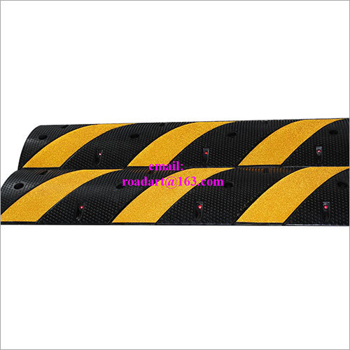 Roadart Rubber Speed Hump