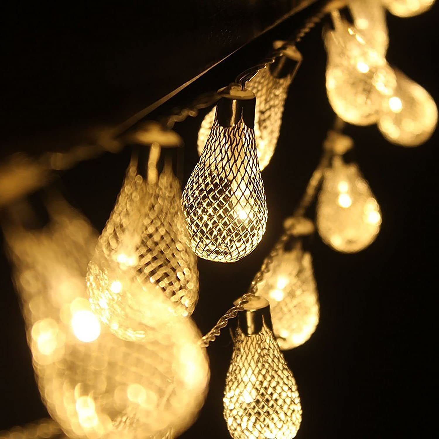 16 Lamp Bulb Shaped Metal Lights