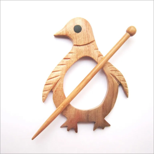 Penguin Shawl Pin Gender: Women