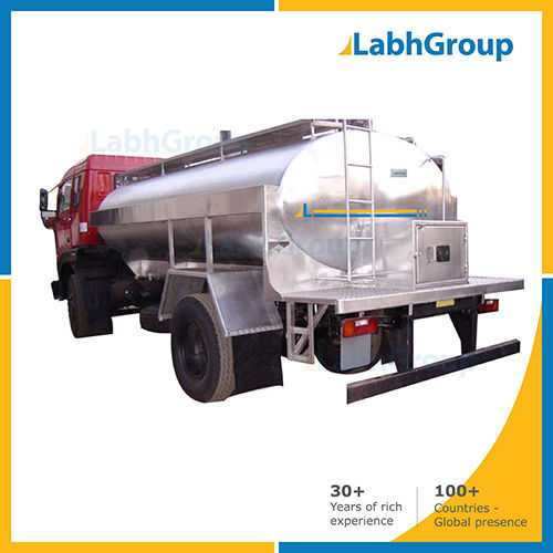 Stainless Steel Horizontal Trailer Base Tank Capacity: 5000 Liter/Day