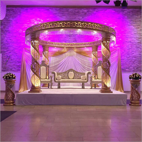 Crystal Pillars Wedding Mandap By ISHRA INTERNATIONALS