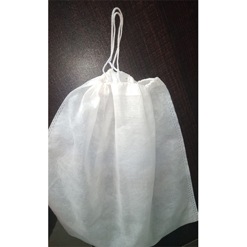 White Laundry Non Woven Bags By SUVARN SPUNFABRICS