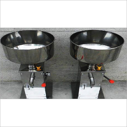 Industrial Liquid Filling Machine - Stainless Steel | Human Machine Interface, Suitable for Beverage, Chemical & Medical Applications