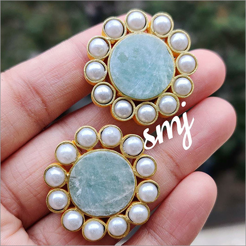 Natural Uncut Druzy Stone Studs With Mother Of Pearls Gender: Women