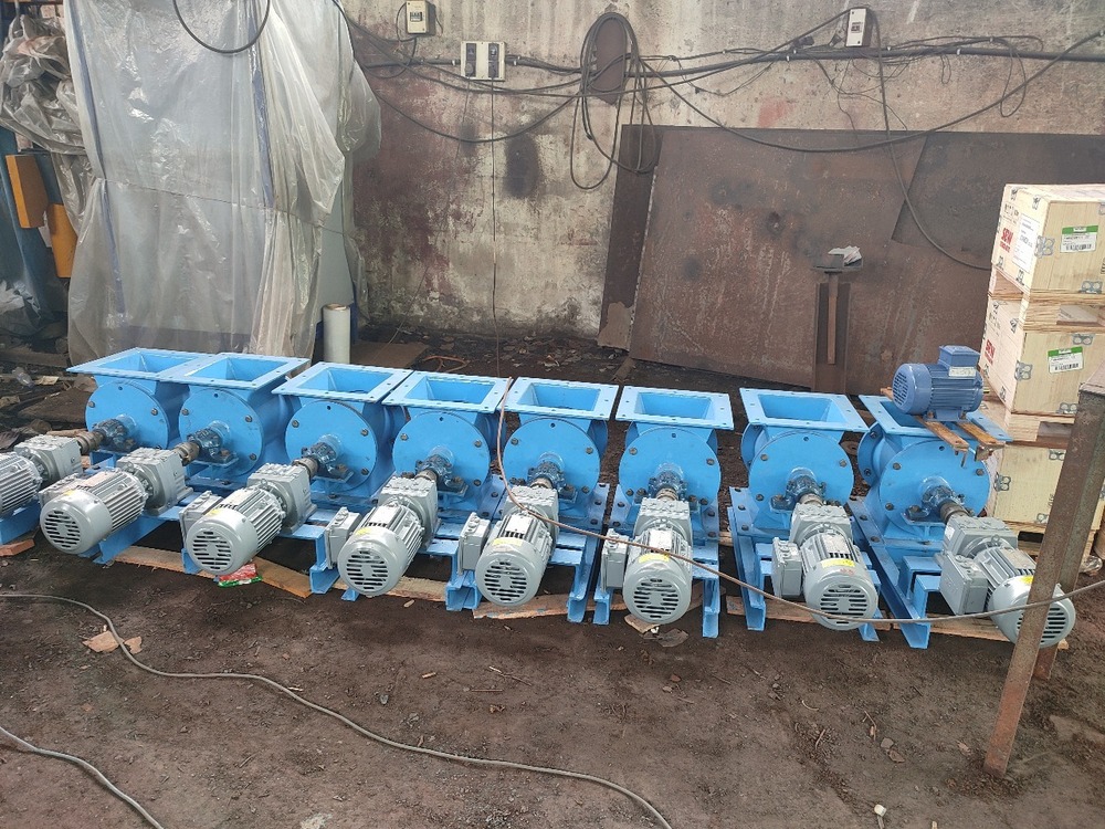 Industrial Airlock Valves - Color: Blue/White