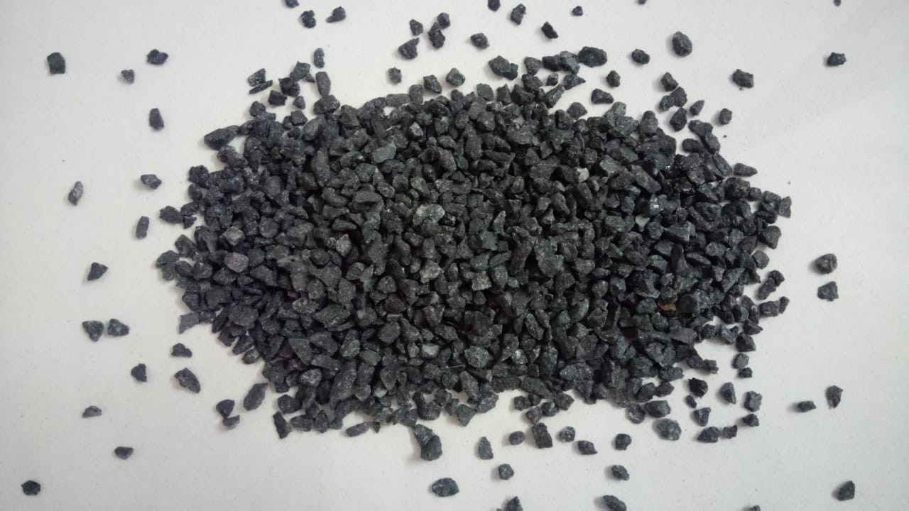 Wholesale cheap price dark grey and black crushed gravel stone for road and driveway
