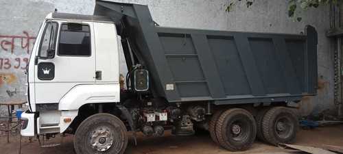 Tipper body