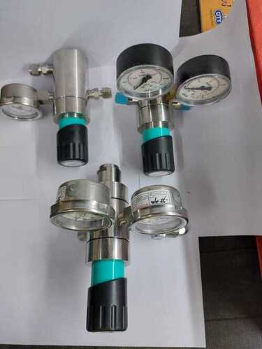 Cylinder Pressure Regulator Accuracy: +/- 1  %