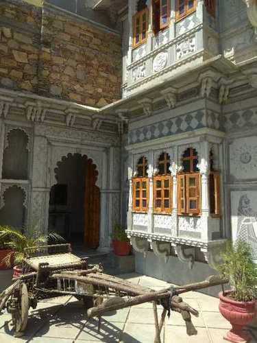 Stone Gokhare - Natural Stone Standard Size - White Color Heritage Pattern Design