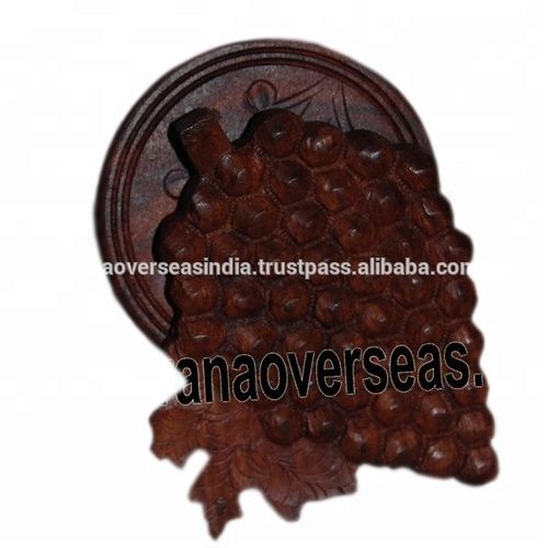 Wooden Carved Round Shape Coaster set.