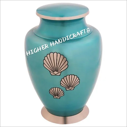 समुद्री पीतल के कलश के नीले गोले