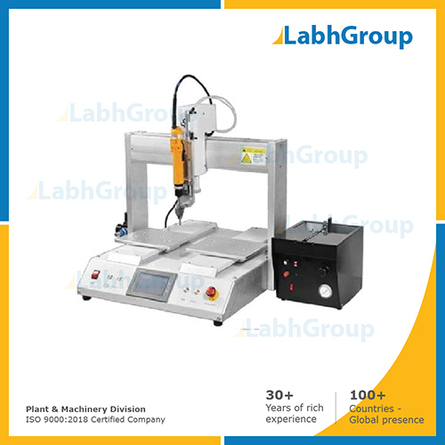 Robotic screwing machine