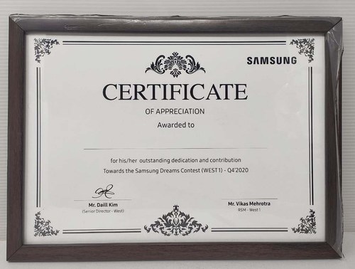 Finely Crafted Rectangular Shape Certificates Holders