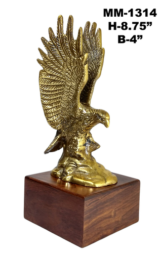 Mentioned In The Image Eagle Statue Aluminium, With Brass Antique Finish And Wooden Baseeagle Statue Aluminium, With Brass Antique Finish And Wooden Base