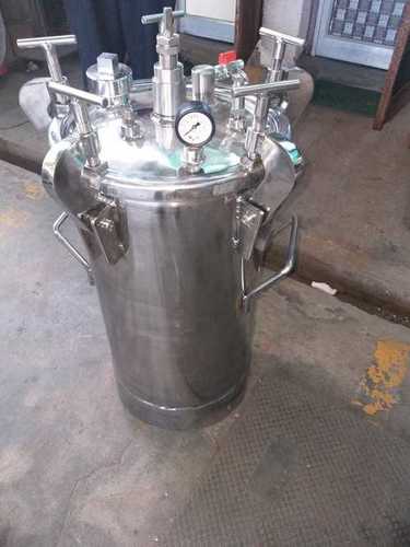 Pressure Feed Tank