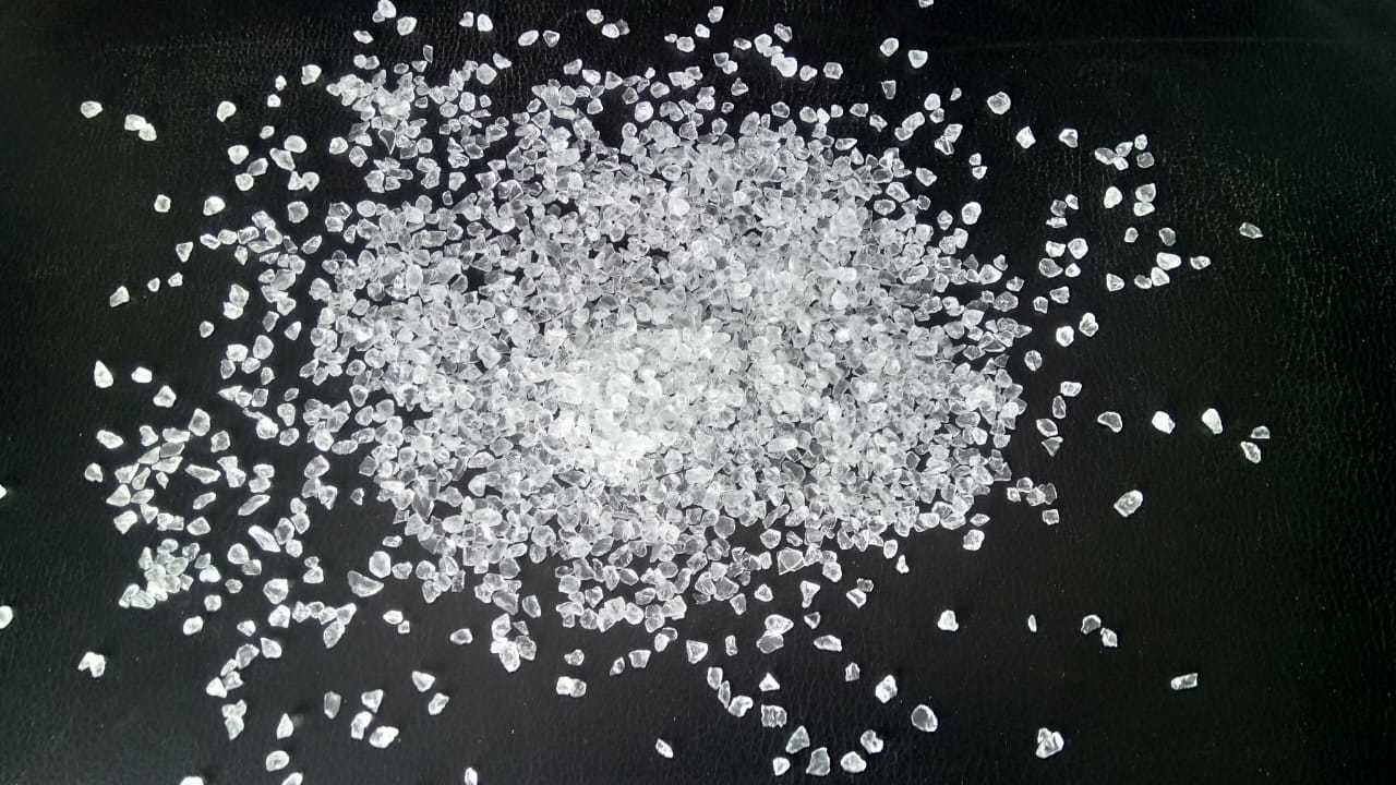 Clear glass stone special for art and craft application used fine size supper grit glass beads