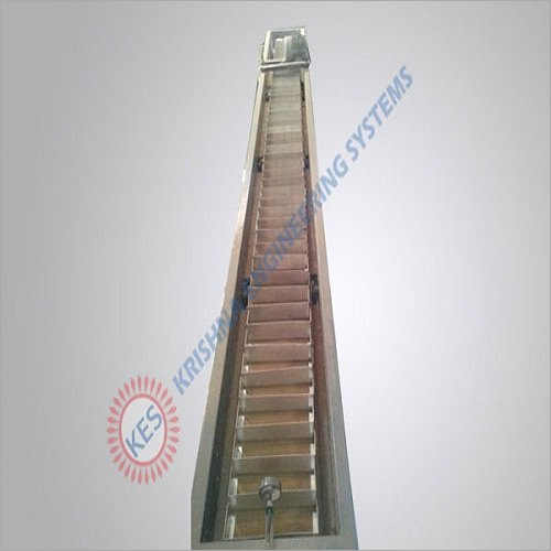 Cleated Belt Conveyor - Mild Steel, 220-240 Voltage | Durable Belt Structure, Efficient Material Handling