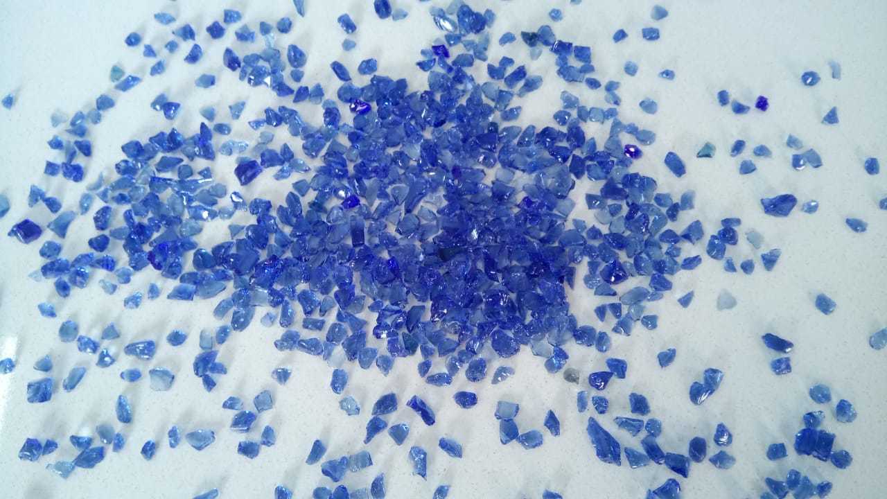 Crystal Colorful Crushed Glass for Crafts Terrazzo - China Glass Granule,  Glass Sands