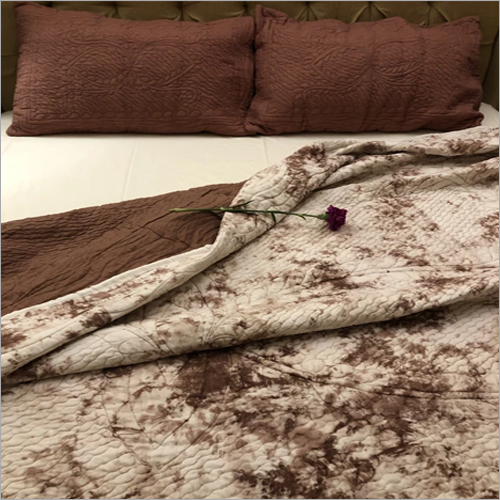 Mauve Tie Dye Quilted Bedding Set