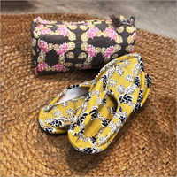 Lotus In Pond Multi-color Travel Set