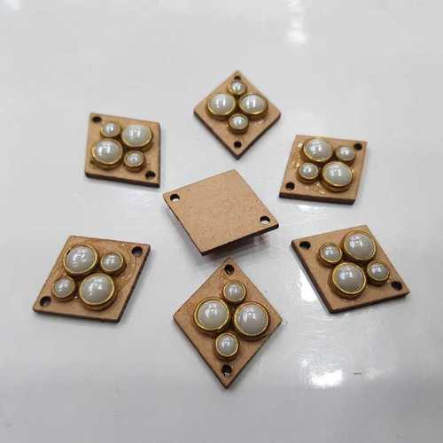 WOODEN DIAMOND SHAPE PEARL STICK BUTTON