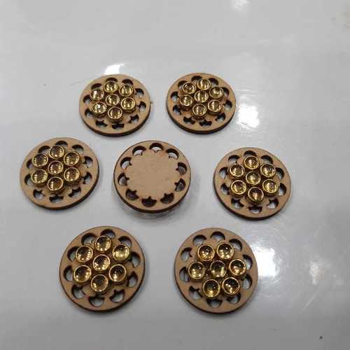 WOODEN DIAMOND STICKING CUTWORK BUTTON