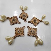 FANCY SHAPE WOODEN DIAMOND STICKING PEARL LATKAN BUTTON