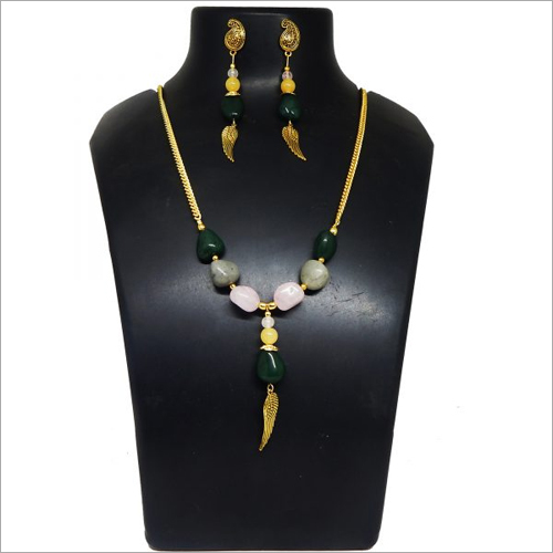 Ladies Gemstone Tumble And Beads Necklace