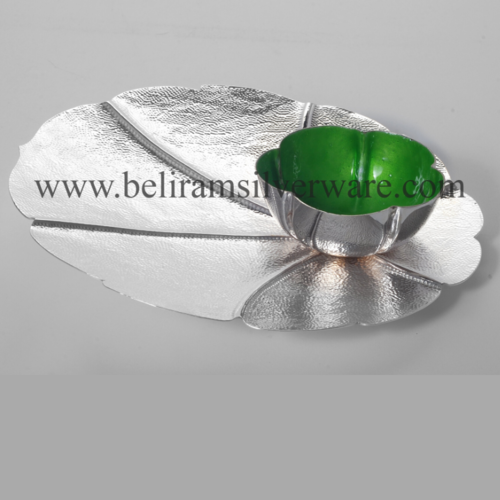 Scalloped Border Leaf Silver Platter With Green Bowl