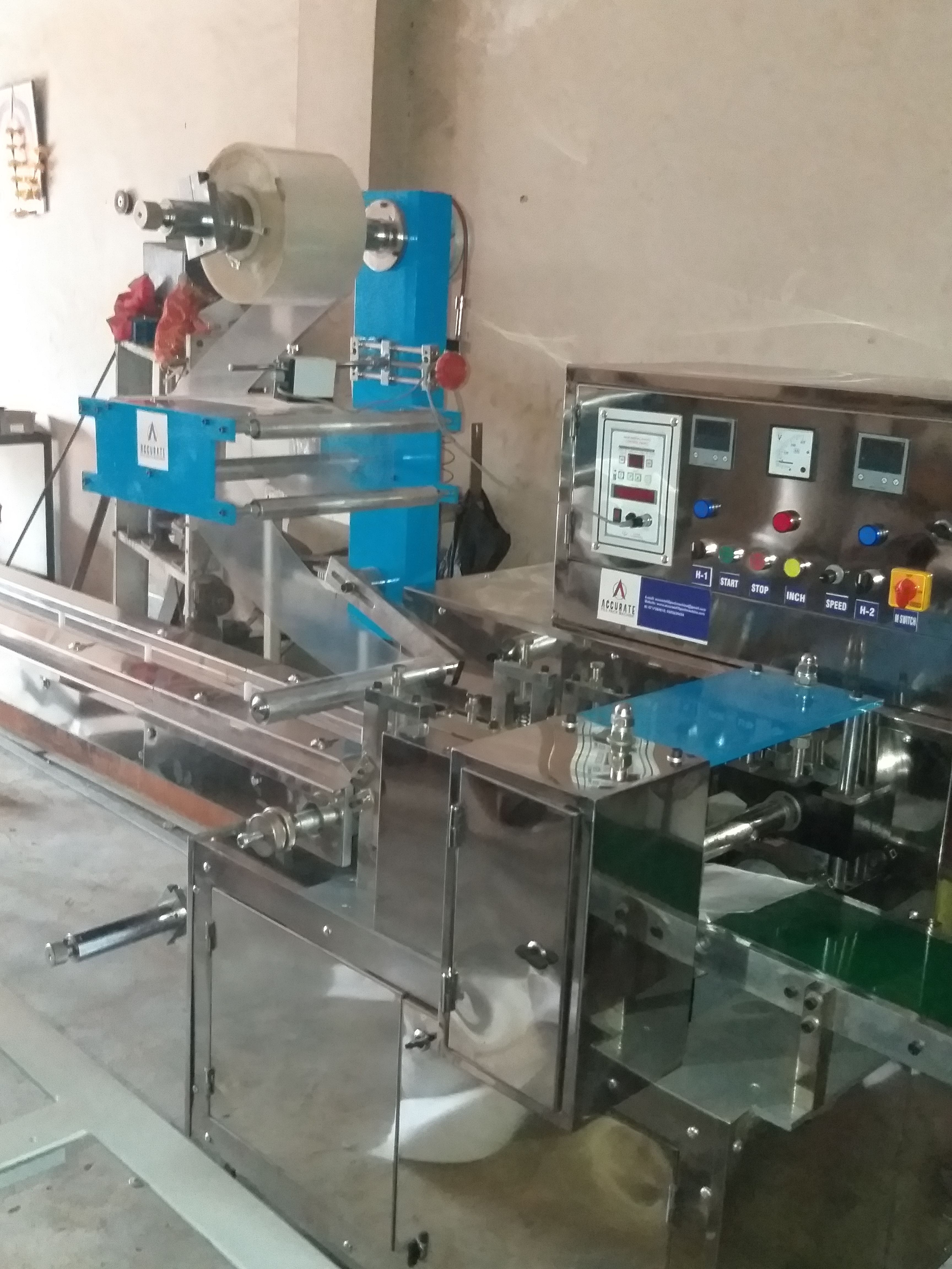 Gauze Swab Packaging Machine