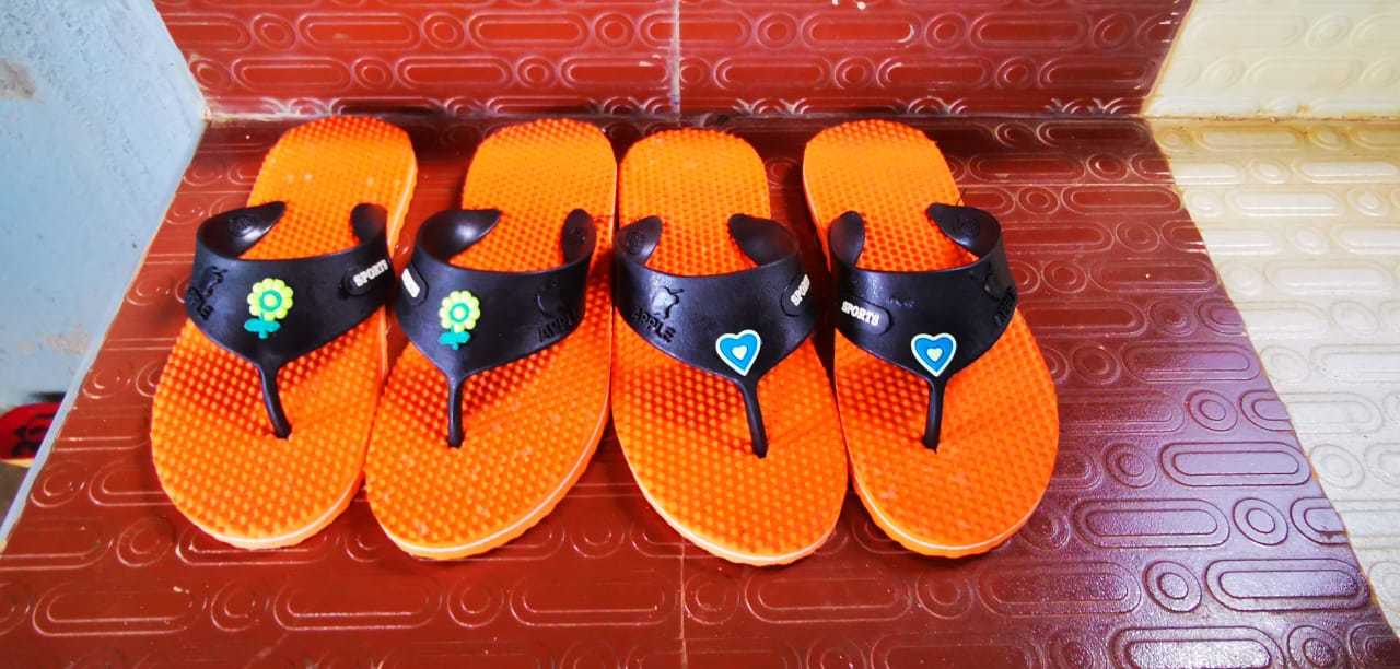 Hawaai Chappal Sole Cutting Machine